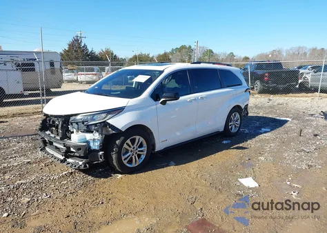2021 Toyota Sienna Xse z USA, uszkodzony, nr VIN 5TDDSKFC2MS018463